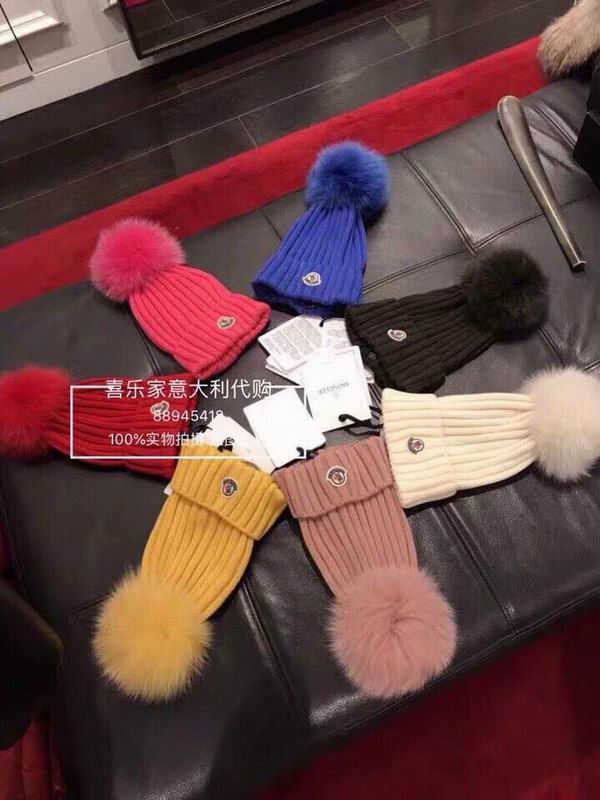 Moncler hat 25 (73)